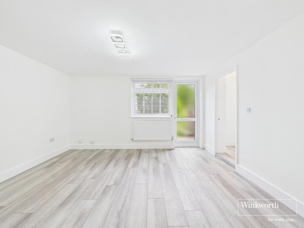 Apartment in London, London Borough of Harrow - View 4