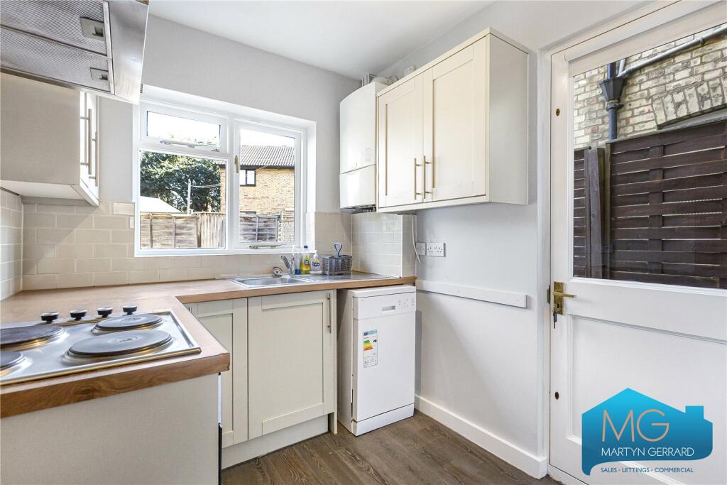 Lucan Road, Barnet, Hertfordshire, EN5 photo 2