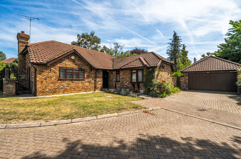 3-bed house on Fernwood Close, Bromley, BR1, £825,000