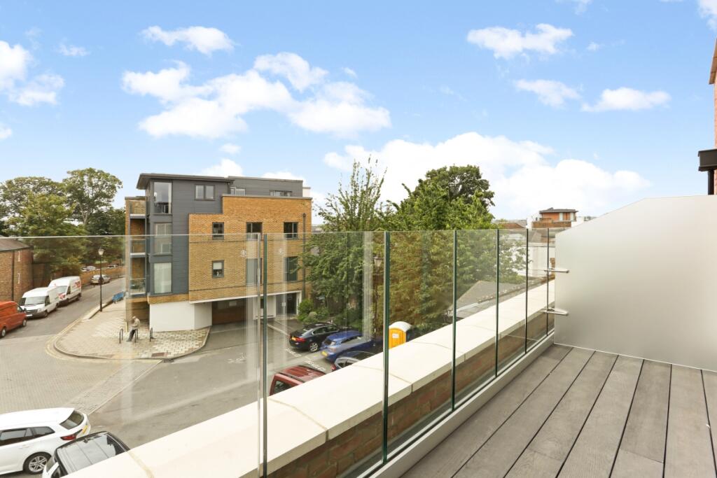 Main image of property: 5 Acre Passage Windsor SL4