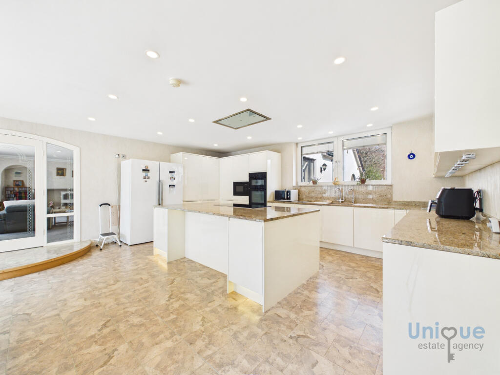 Holmefield Avenue,  Thornton-Cleveleys, FY5 photo 4