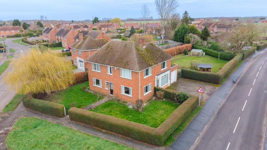 3-bed detached on Perry Road, Leverington, Wisbech, PE13 5AB, £290,000