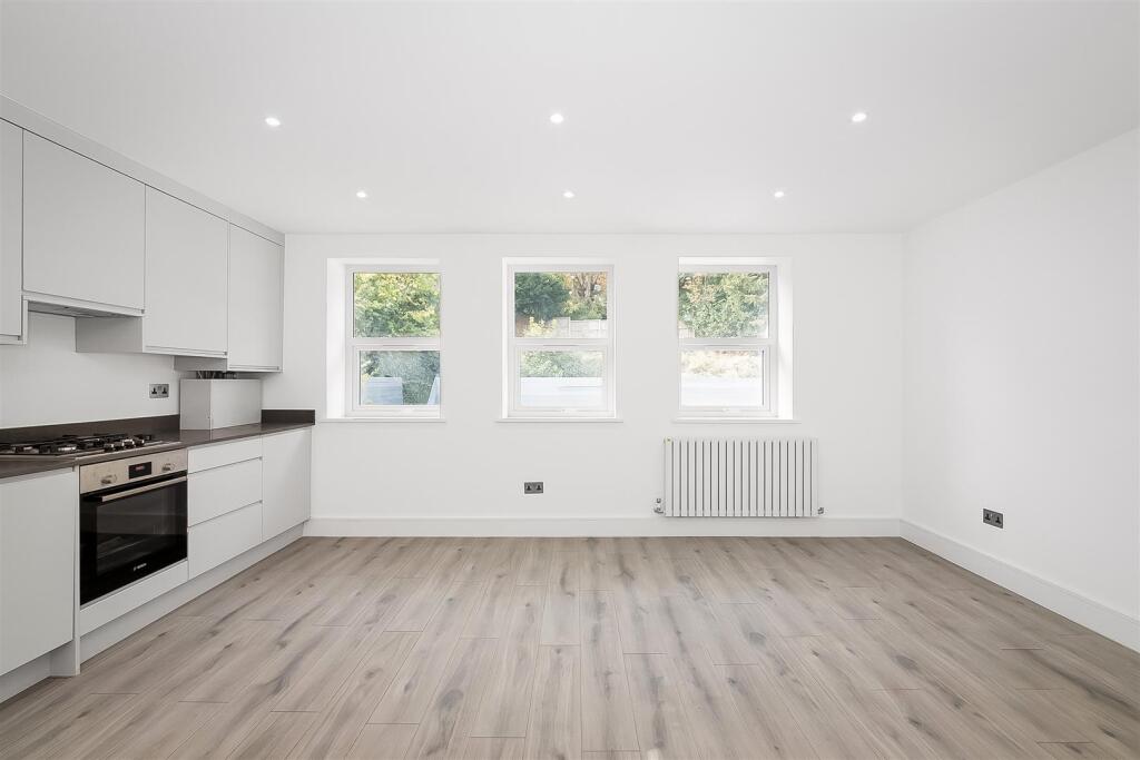 Apartment in London - View 5