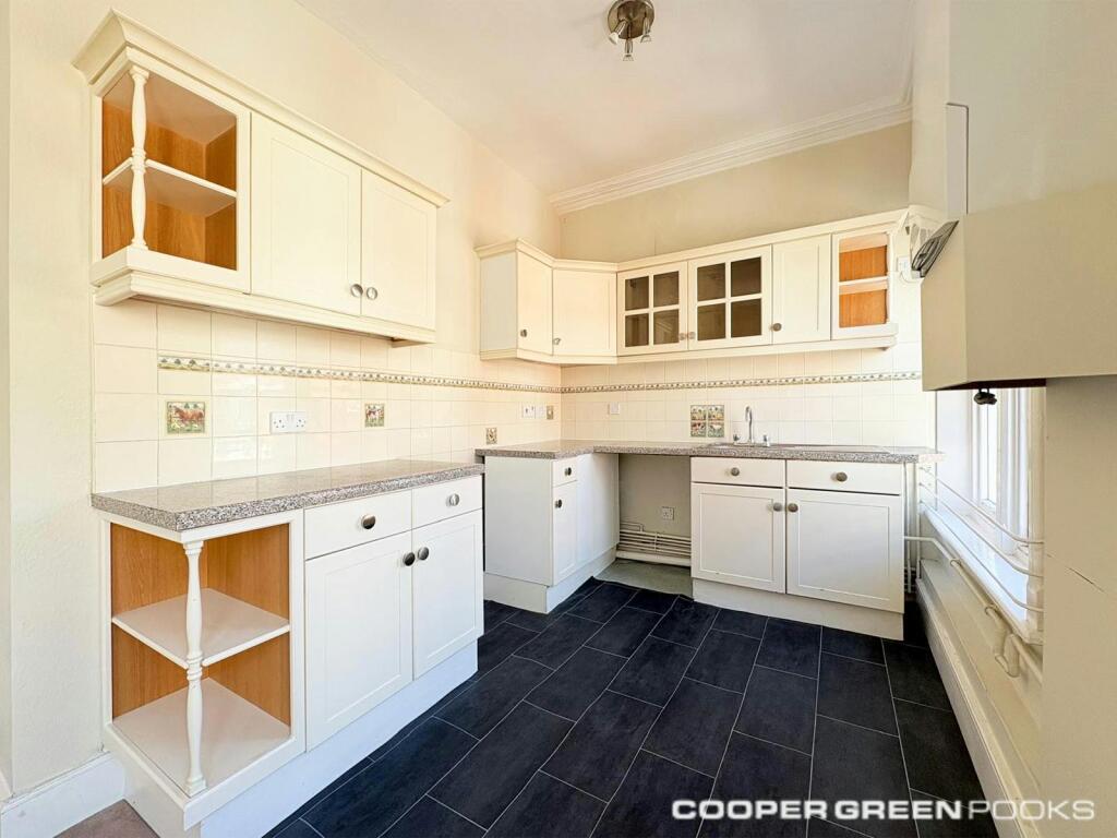 Flat 2, Kitchen.jpeg