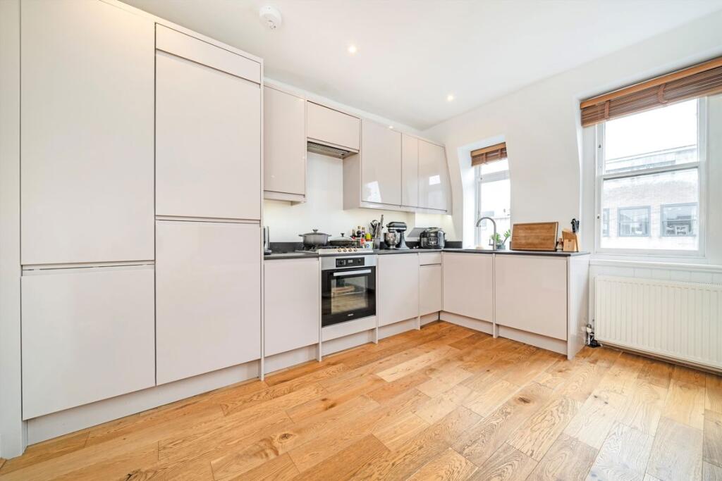 Apartment in London - View 3