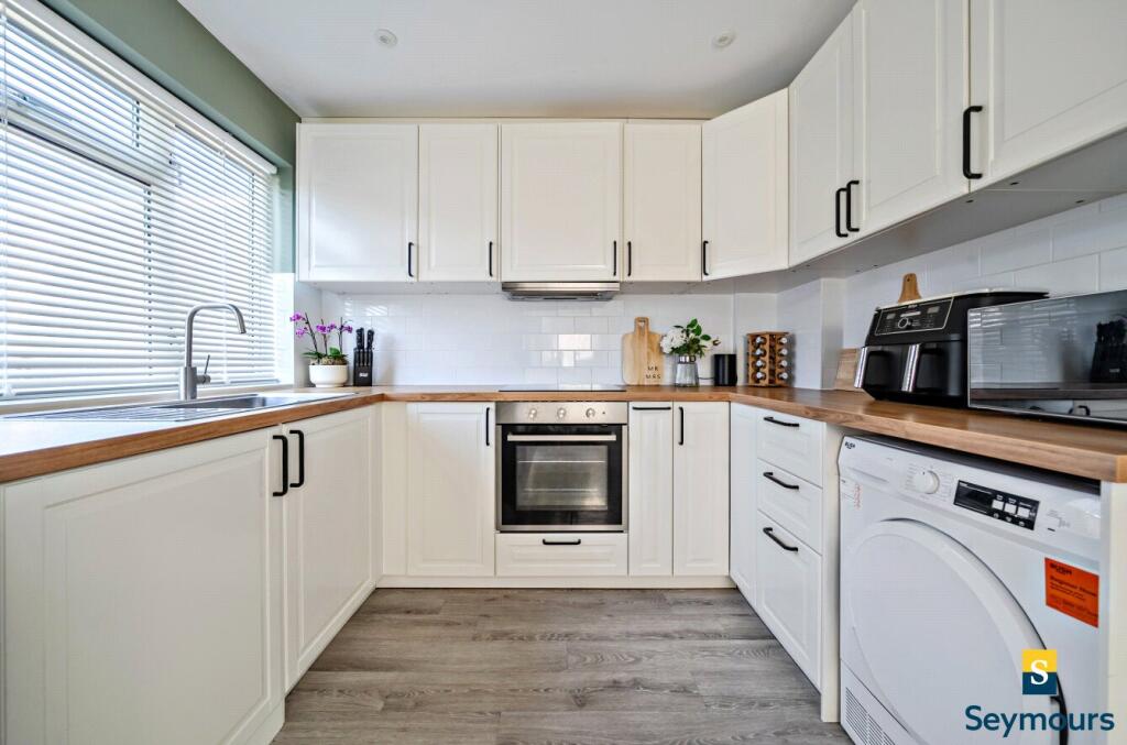 Durham Close, Guildford, Surrey, GU2 photo 4