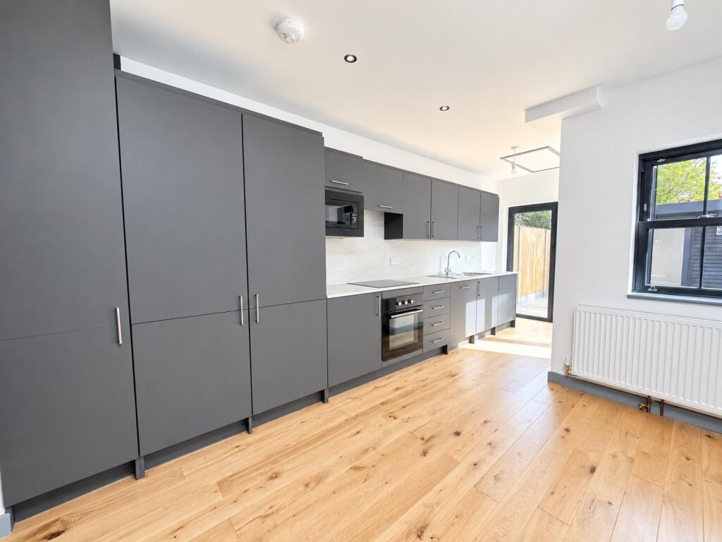 House in Canterbury, Stuppington, Longport - More