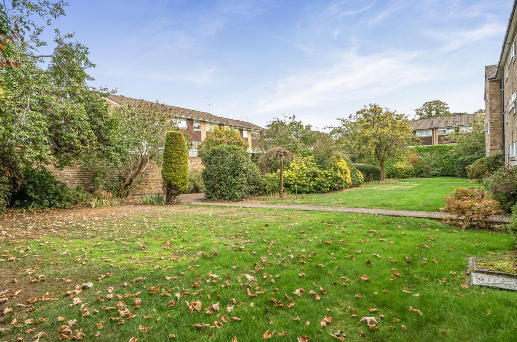 Apartment in Maidenhead, Fishery - More
