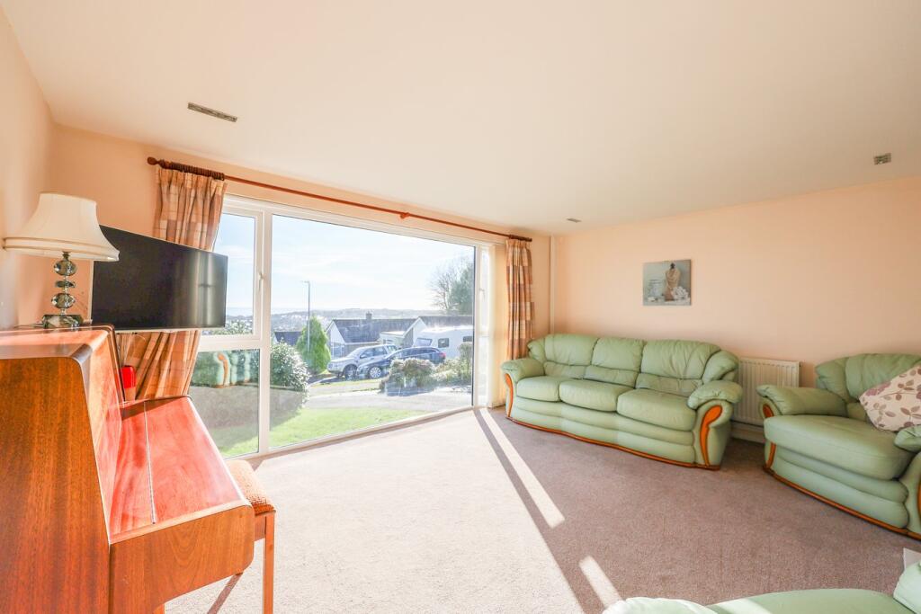 Sycamore Avenue, St Austell, PL25 photo 3
