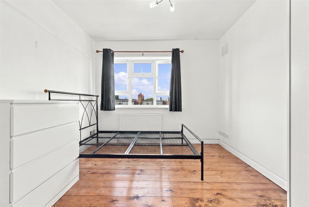 Apartment in London - More