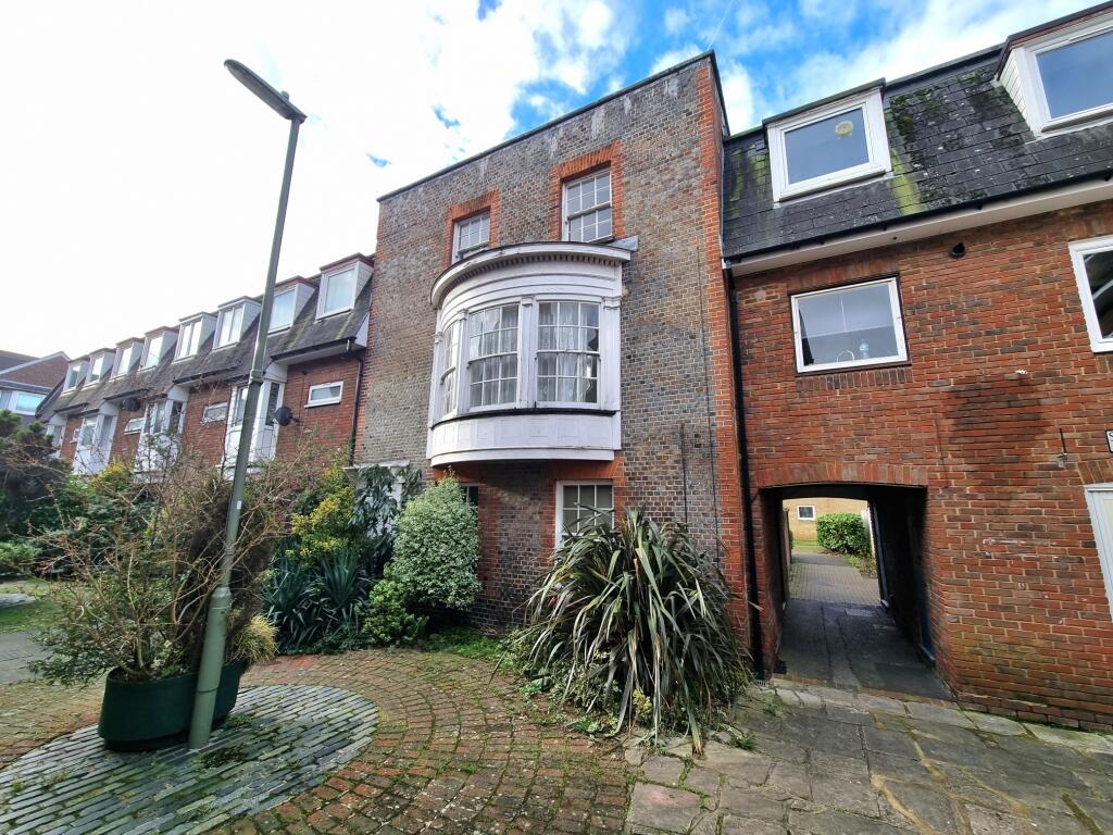 Main image of property: Seahorse Walk, Gosport