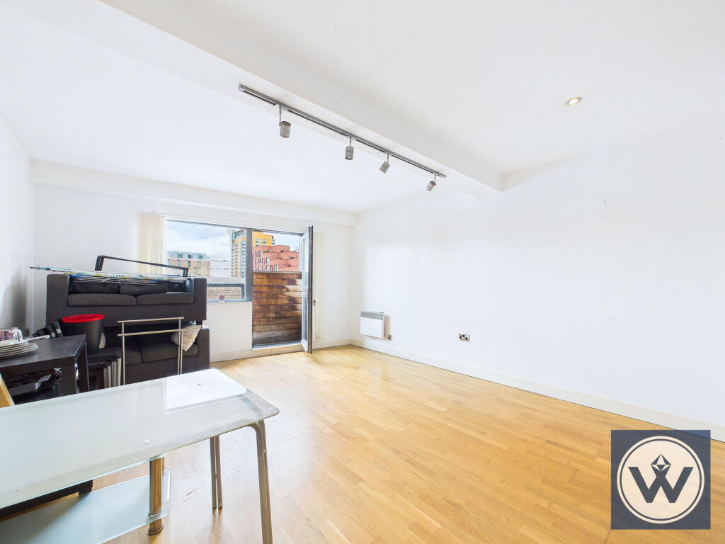 Main image of property: Express Networks, 6 Oldham Road M4