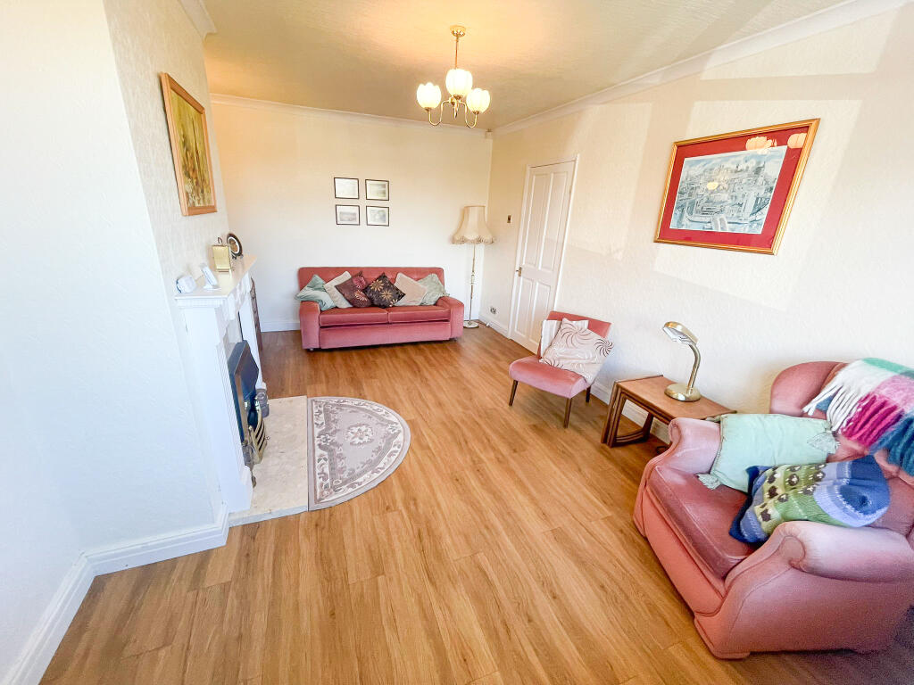 Oxford Drive, Woodley photo 4