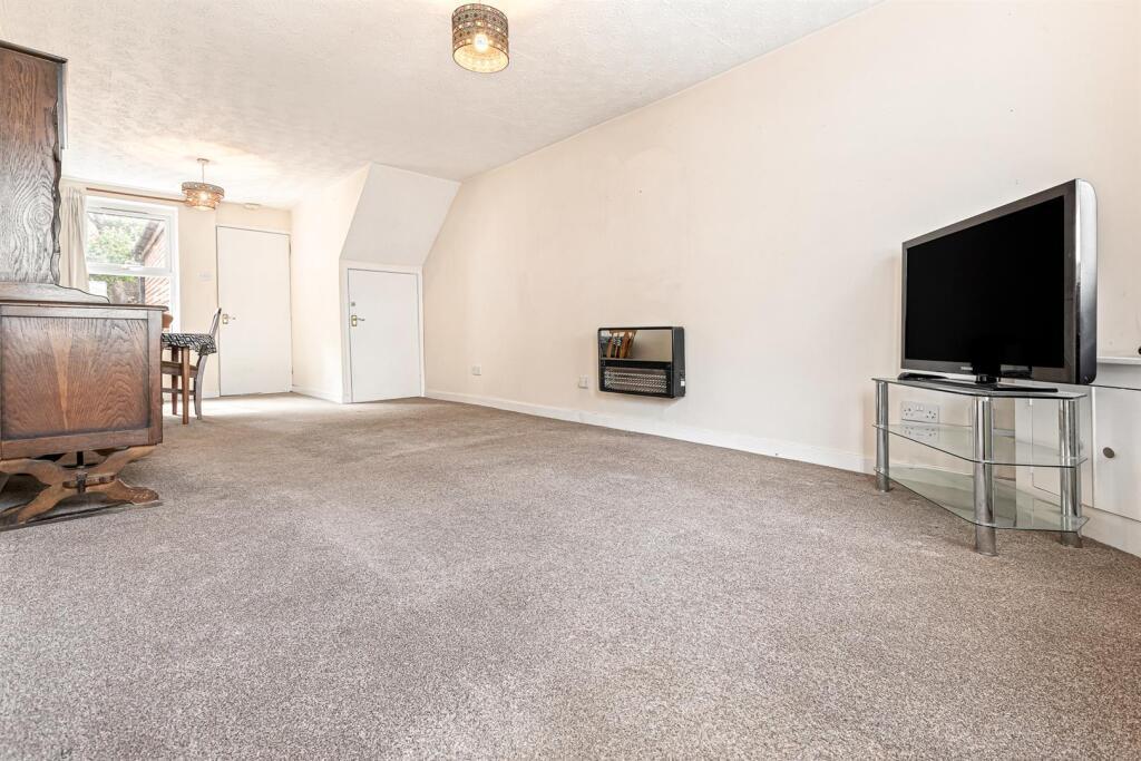 House in Leicester - More