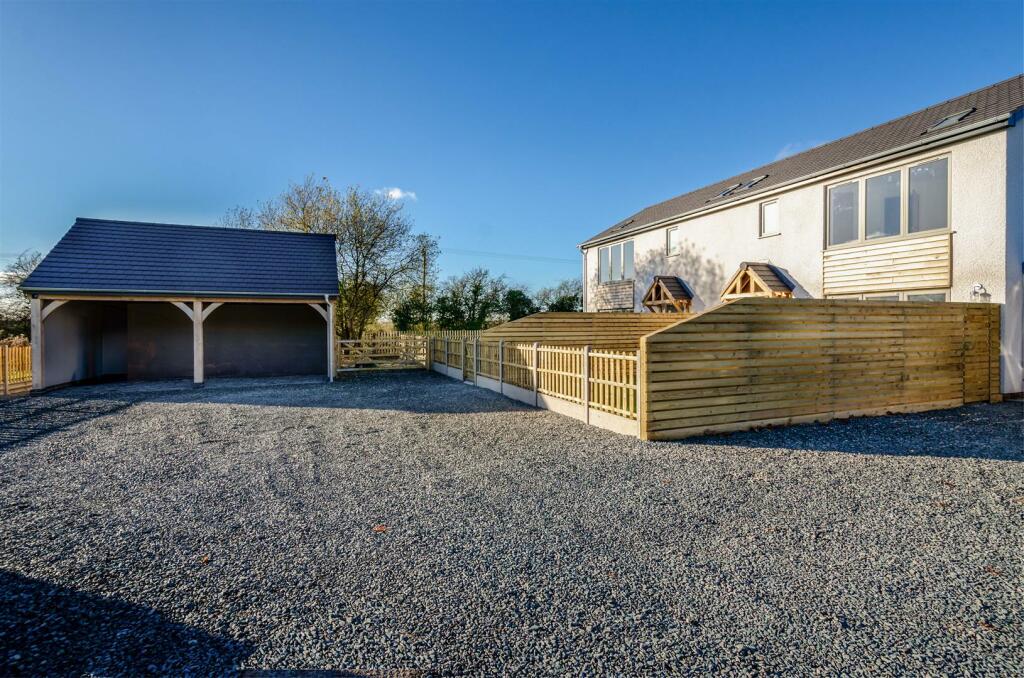 The Old Barn, Higham Lane, Stoke Golding. photo 4