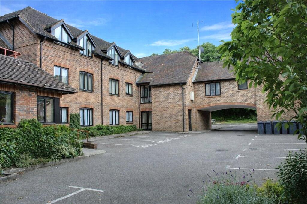 1-bed house on Providence Place, Abbey Street, Farnham, Surrey, GU9, £90,000