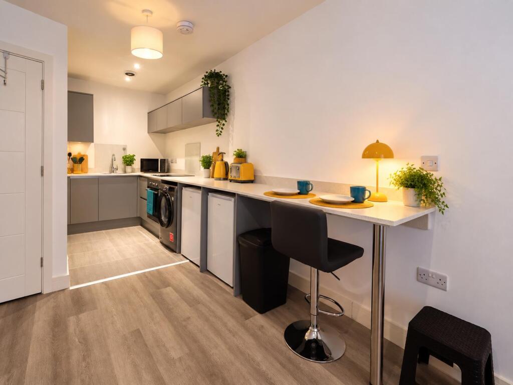 Apartment in Derby - View 5