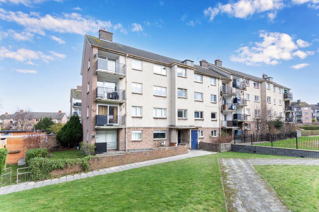 Main image of property: Flat 7, 4, Essendean Place, Edinburgh, EH4 7HF