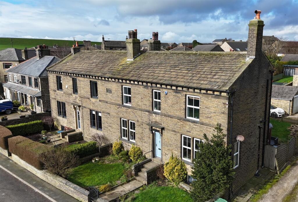 Main image of property: 515 Moor End Road, Mount Tabor, Halifax, HX2 0UH