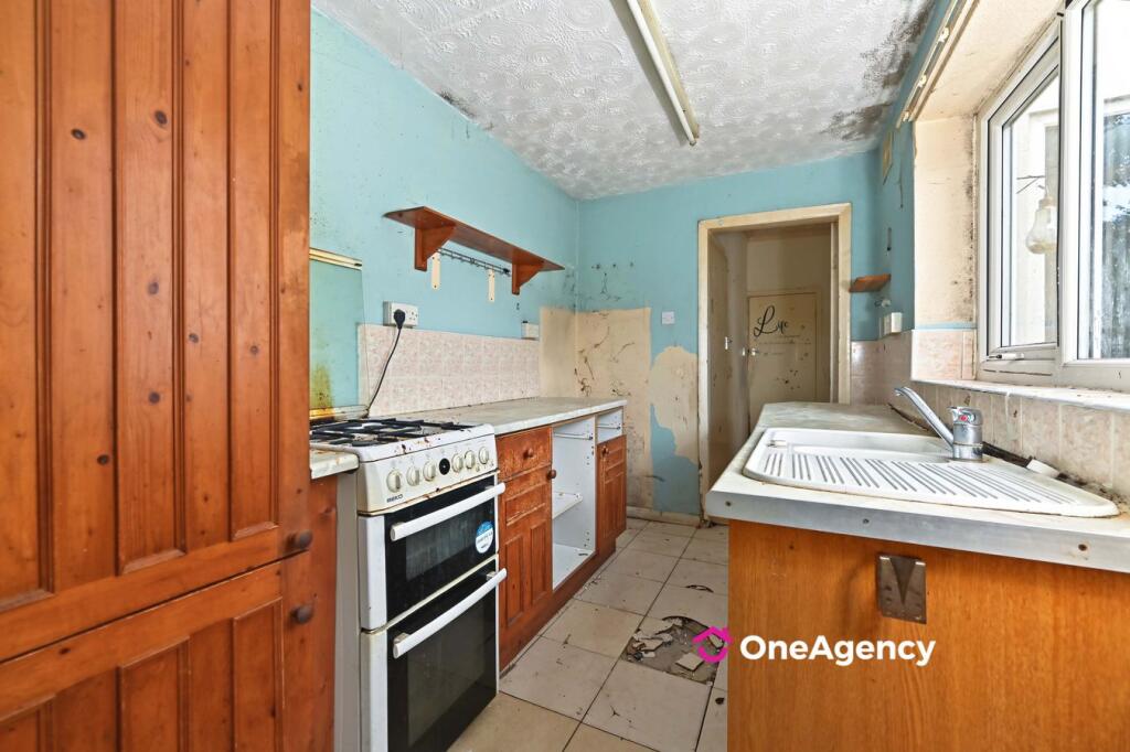 House in Stoke-on-Trent - More