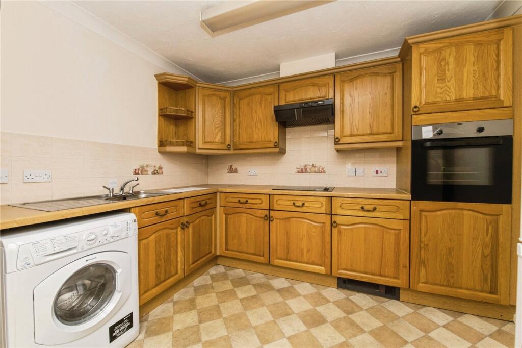 Apartment in Exeter, Devon - View 4