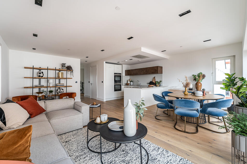 Main image of property: Keybridge, Exchange Gardens, London, SW8