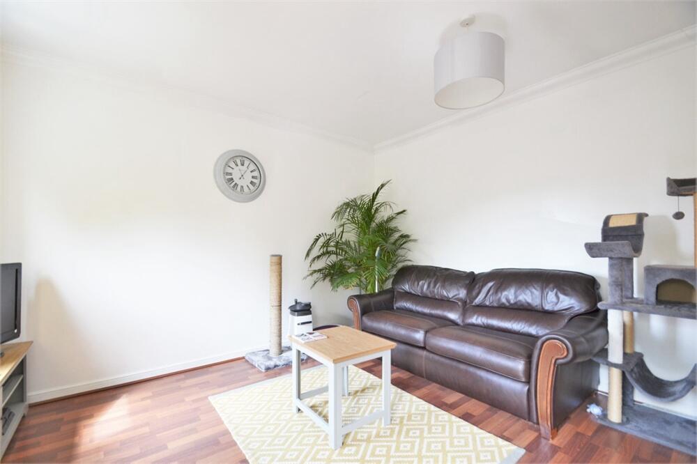 Apartment in Redhill - View 3