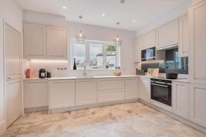 Kitchen/Diner & Family Room