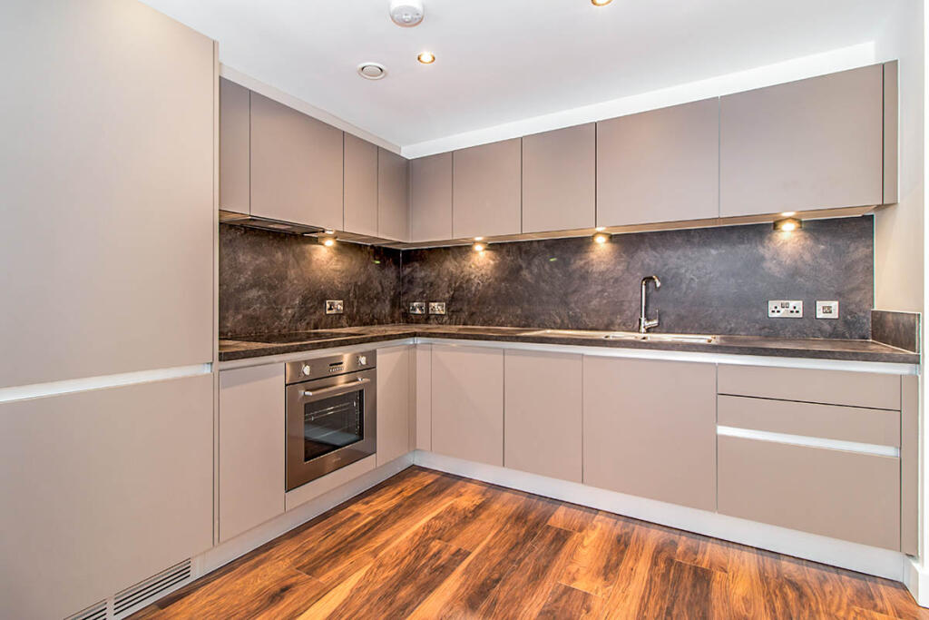 Apartment in Salford, Ordsall - View 3