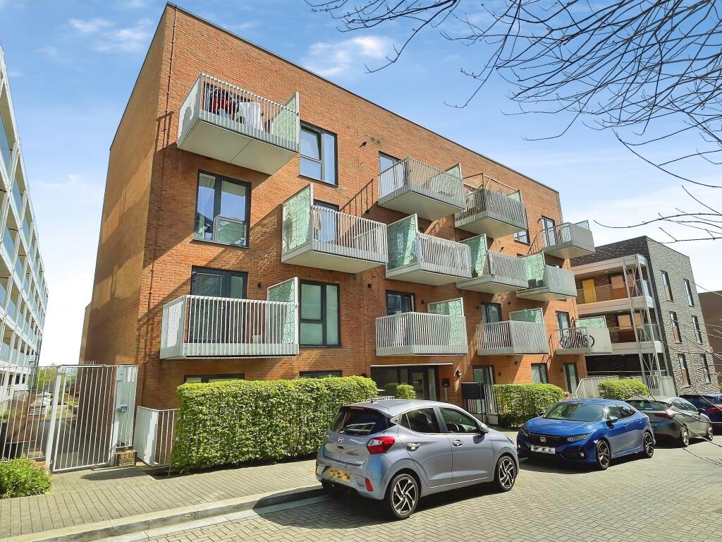 Main image of property: Columbia Place, Campbell Park, Milton Keynes, MK9