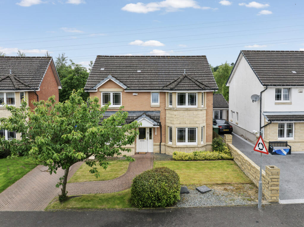 4-bed detached on Park Manor Avenue, Glasgow, £325,000