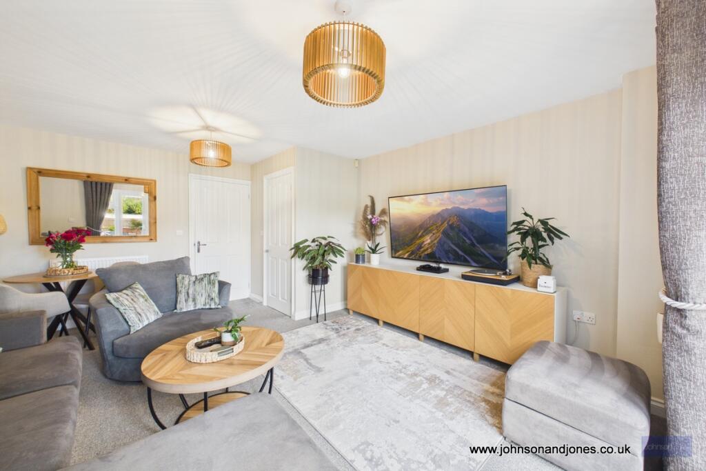 House in Runnymede, Addlestone - View 5