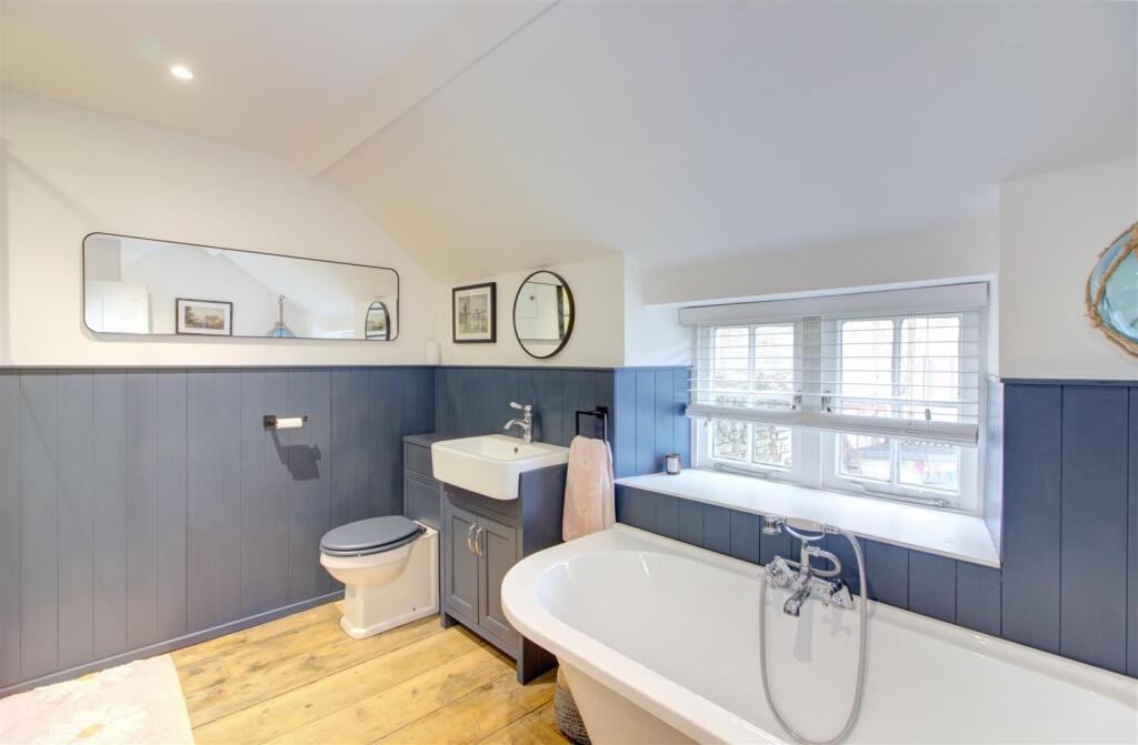 8 Ingram Street, Malmesbury photo 3