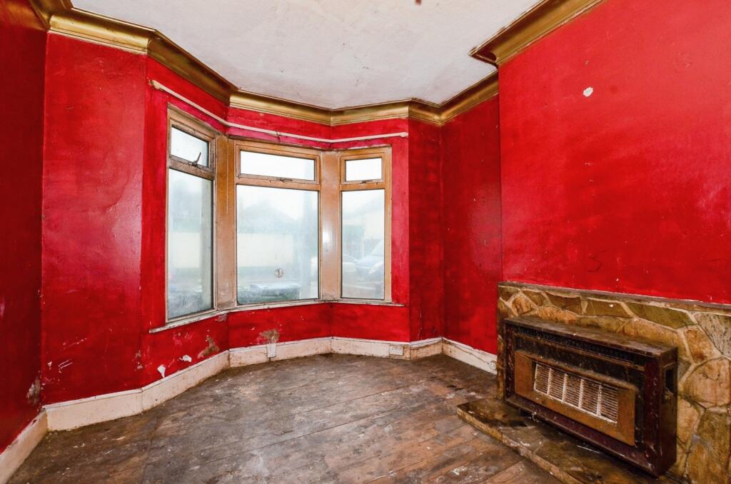 302 Whippendell Road, Watford photo 2