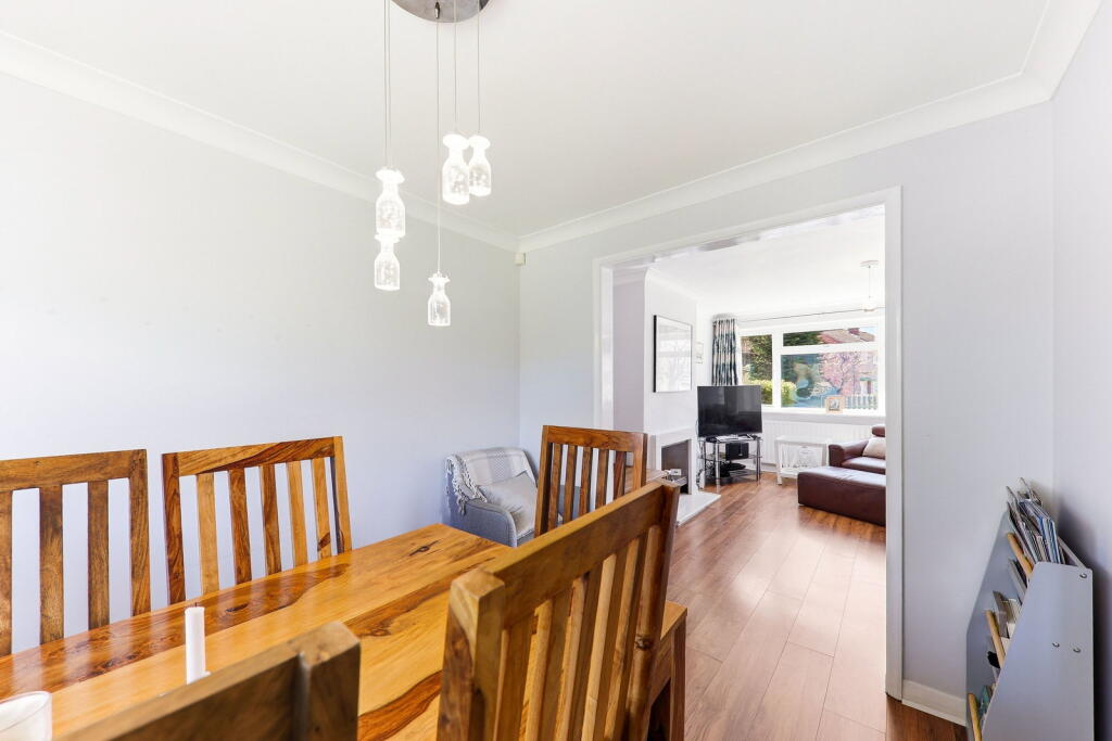 House in Leeds, Horsforth - View 3