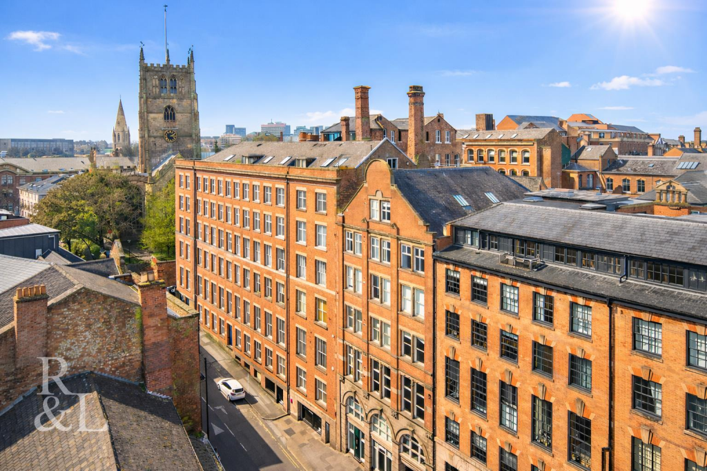 Main image of property: Hollowstone, Nottingham