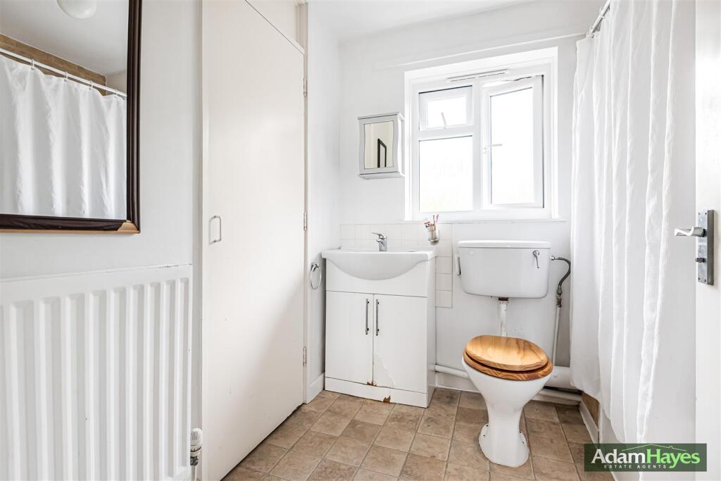 Apartment in London, Friern Barnet - View 3