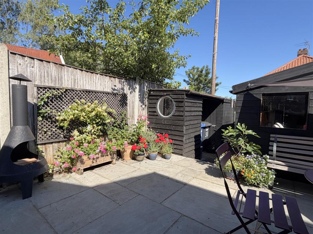 House in East Suffolk, Beccles - More