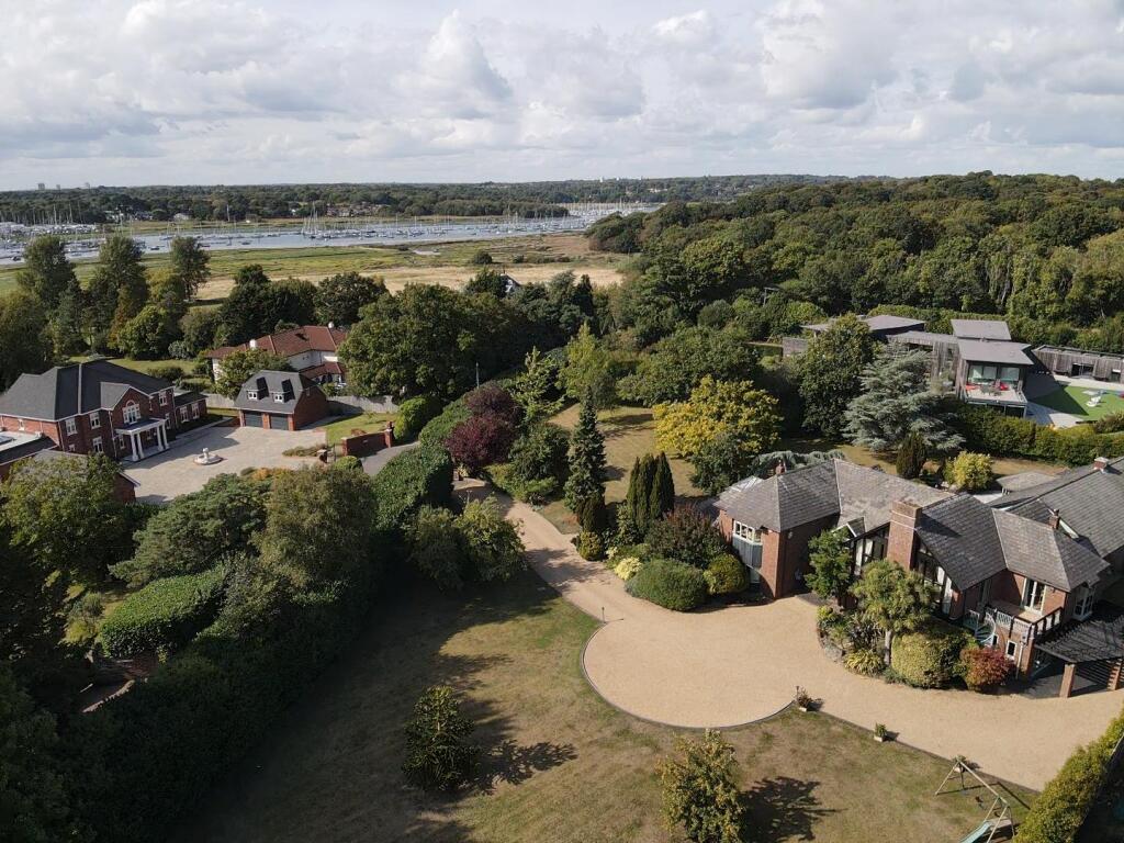 Main image of property: Brook Avenue, Warsash
