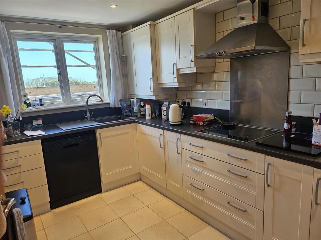 Apartment in Brighton - View 5