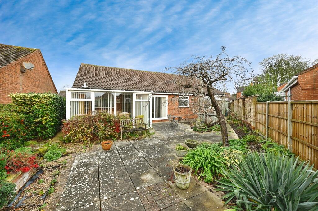 Old Hall Drive, Dersingham, KING'S LYNN photo 3