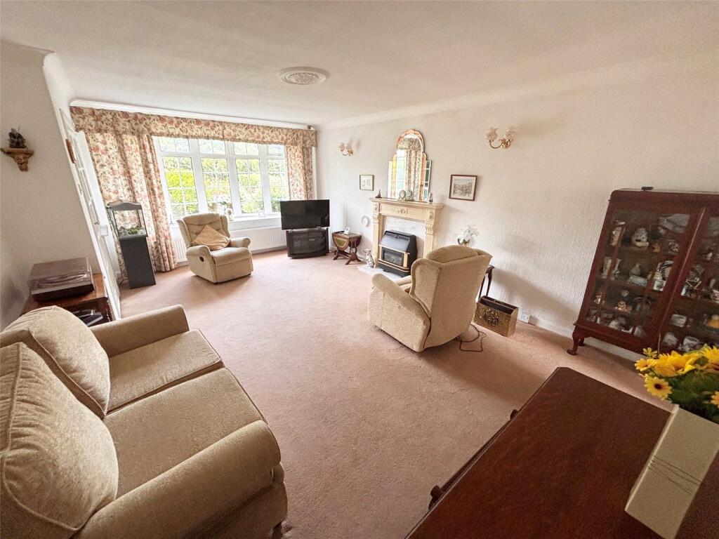 Red Hall Lane, Leeds, West Yorkshire, LS14 photo 3