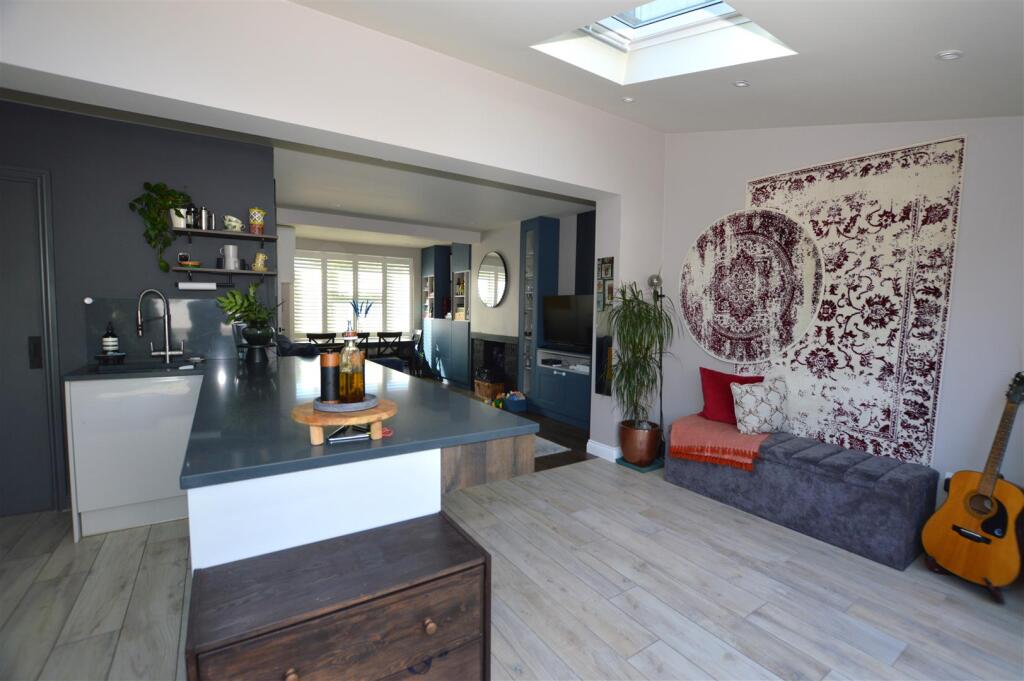 Warren Road, Whitton - View 4