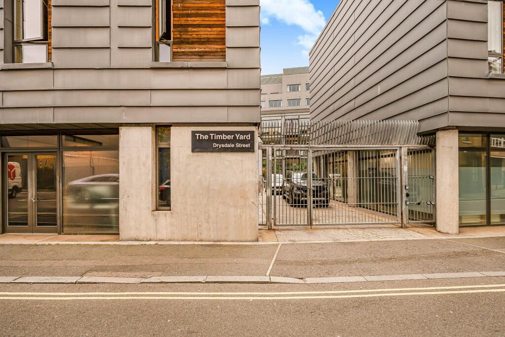EXTERIOR 1.jpg