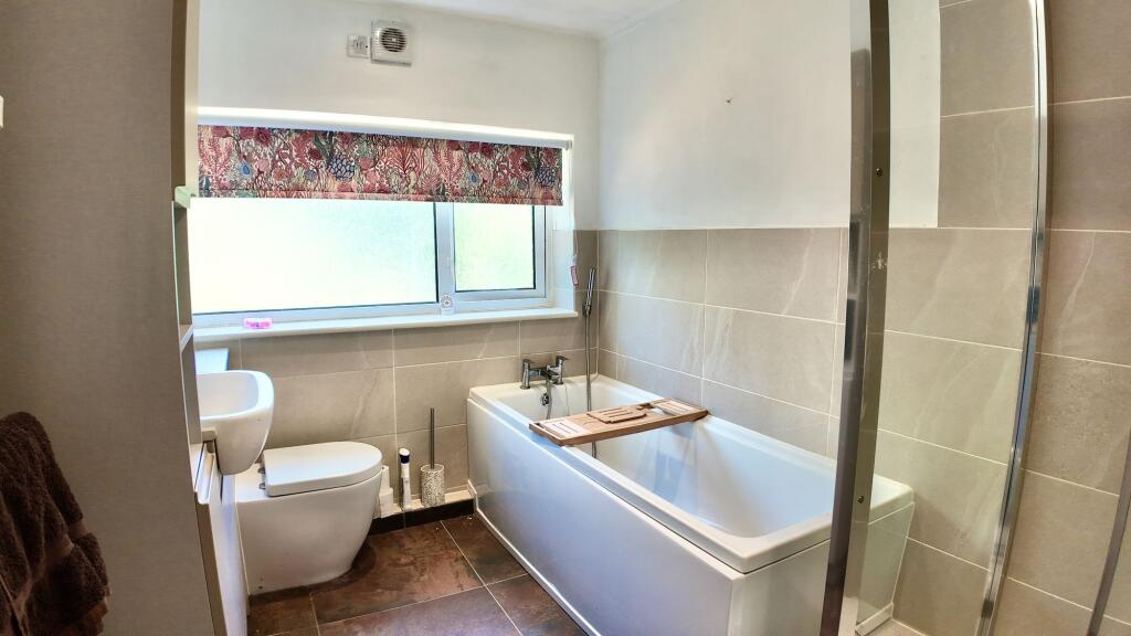 House in Crumlin, Croespen-maen - View 4