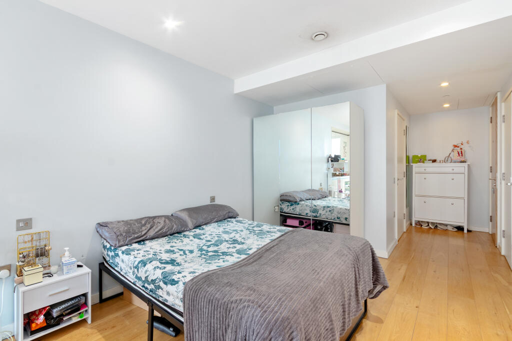 Apartment in London - More
