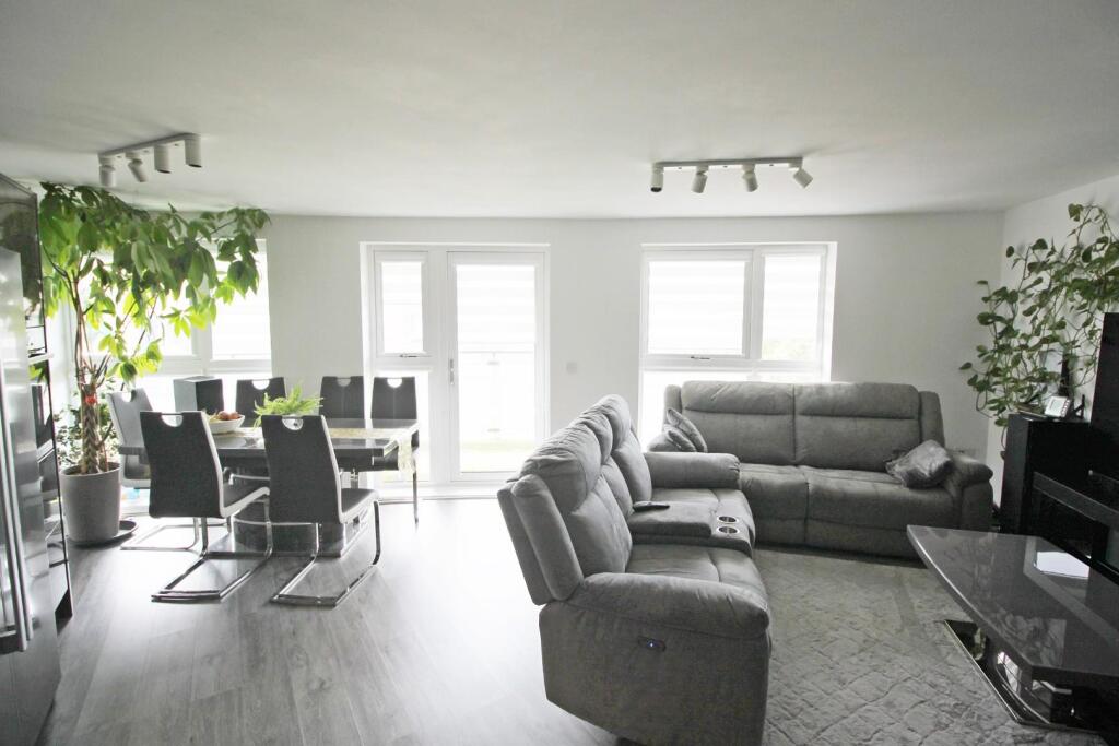 Apartment in Southampton - View 4