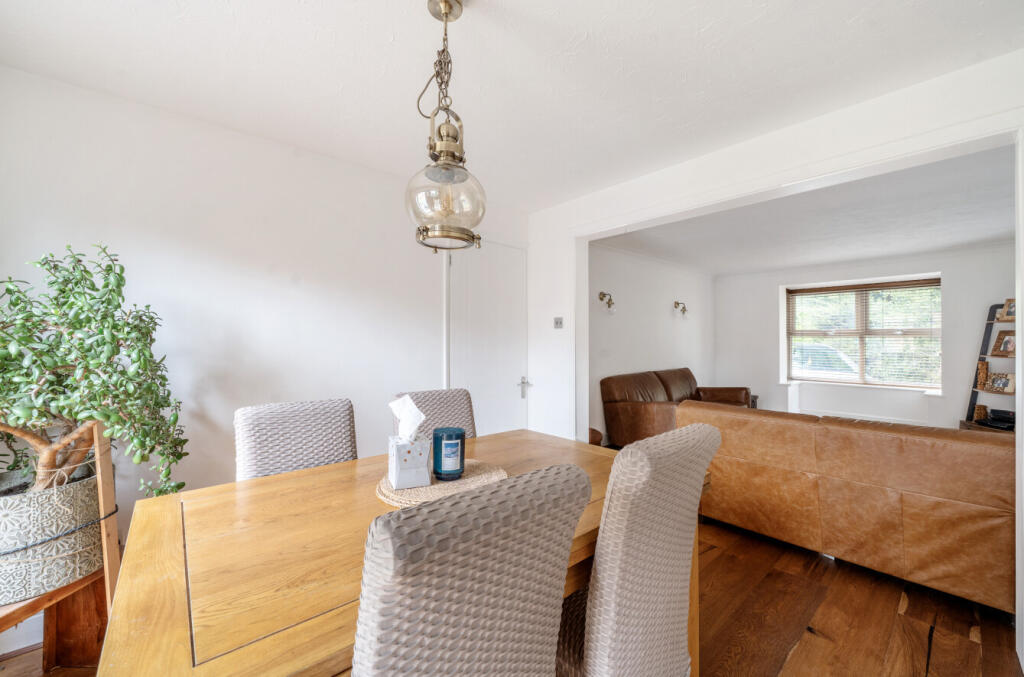 House in Binfield, Bracknell Forest - More