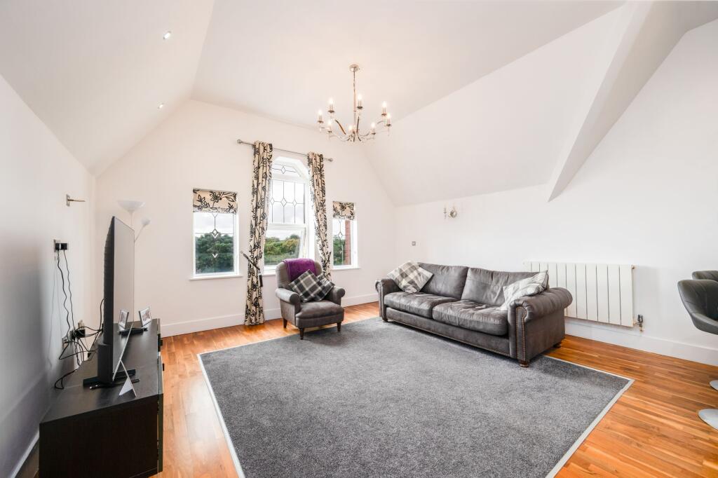 Apartment in Sefton, Birkdale - View 5