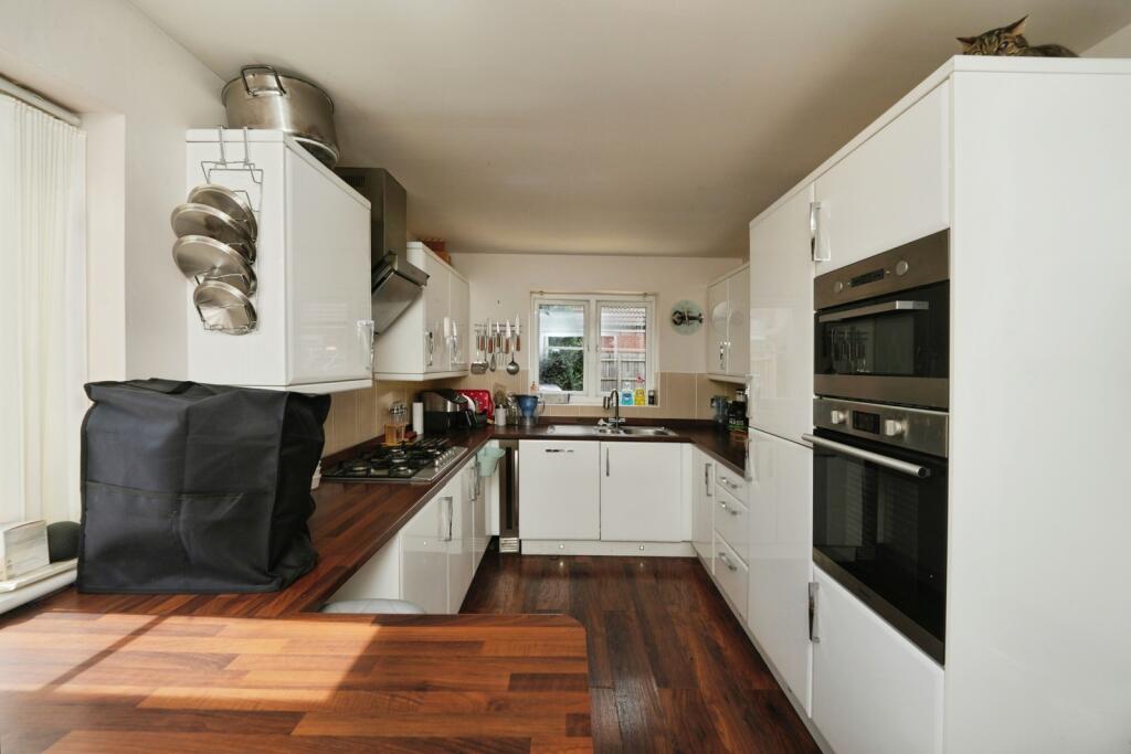 House in Weston-super-Mare, North Somerset - View 4